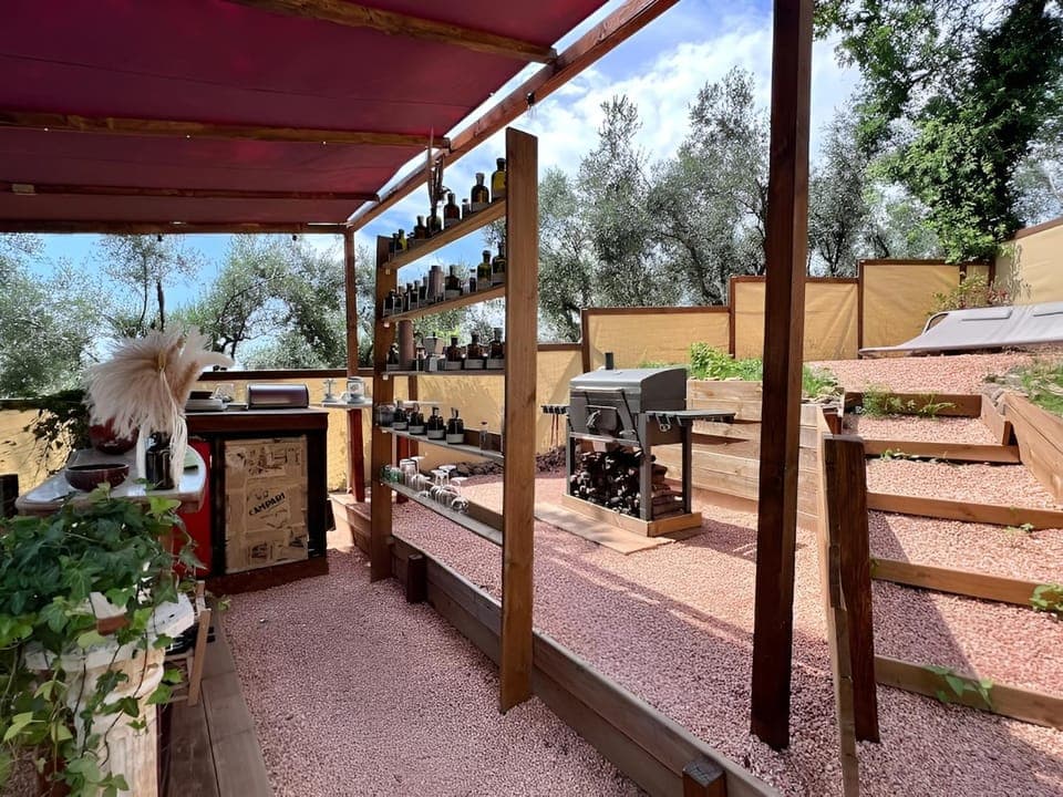 BBQ facilities, Kitchen or kitchenette