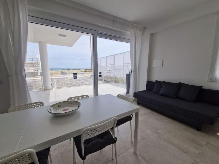 Living room, Dining area, Sea view