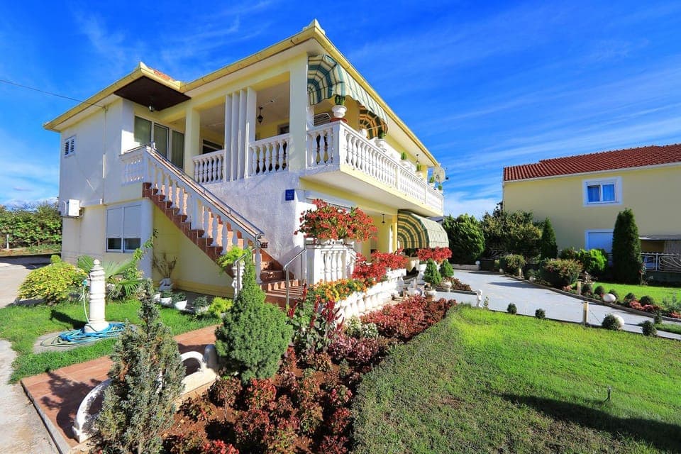 Property building, Garden view