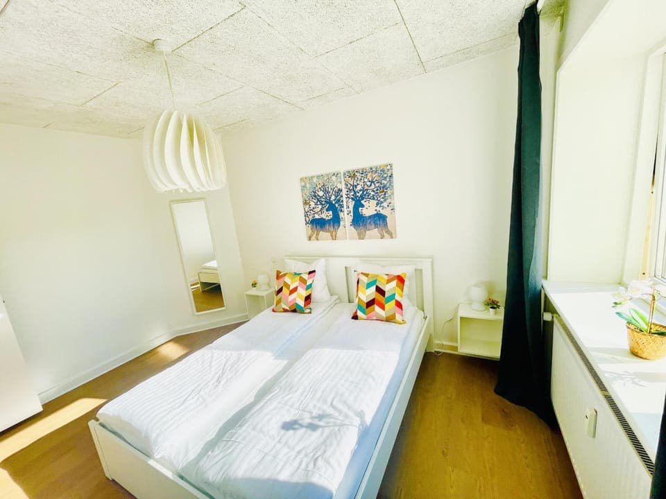 Bed, Bedroom, internet, internet