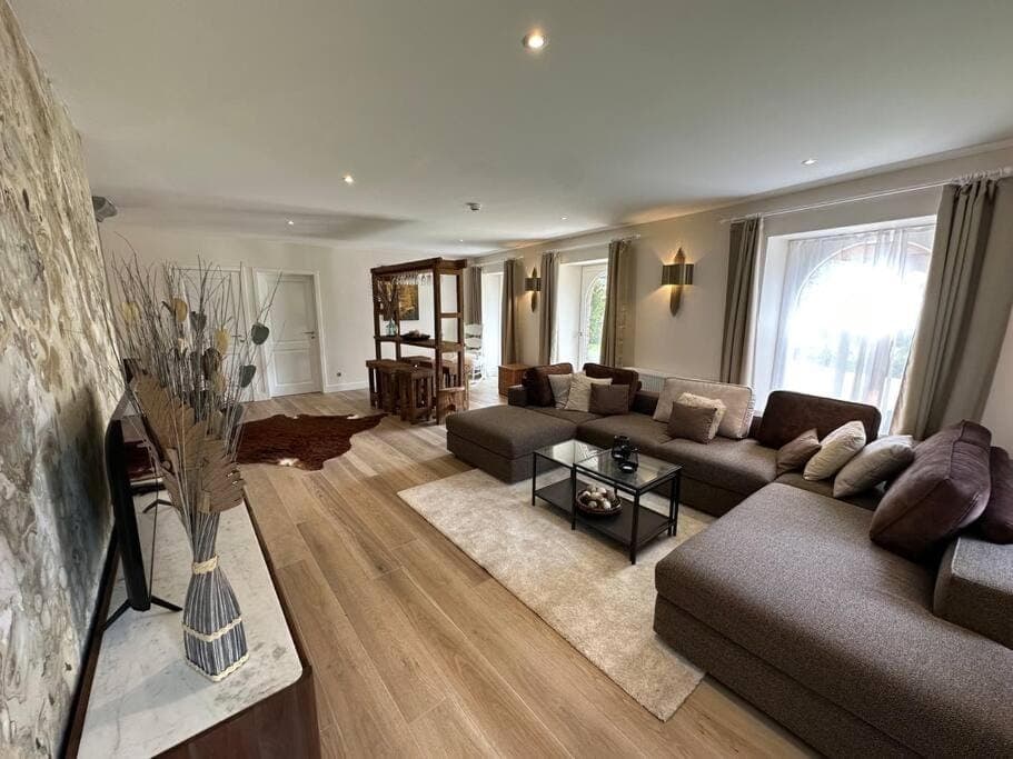 Communal lounge/ TV room