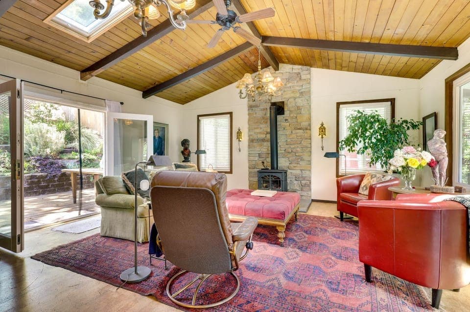Lakefront Glen Ellen Cabin w/ Views Near Wineries! Cabin in Glen Ellen