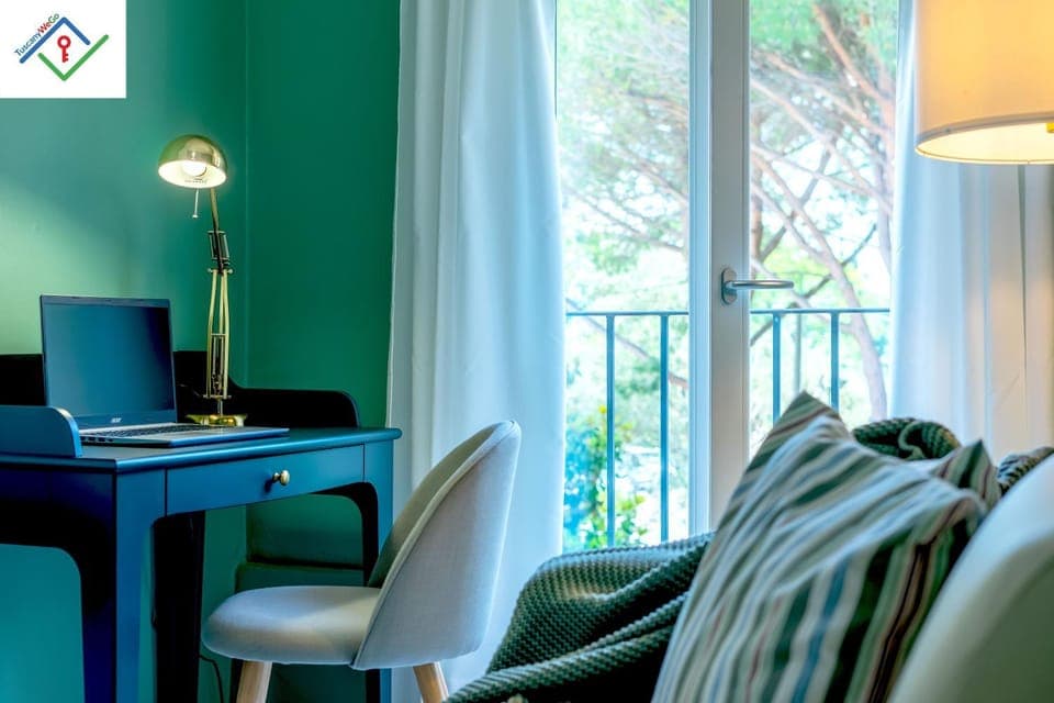 Seating area, Bedroom