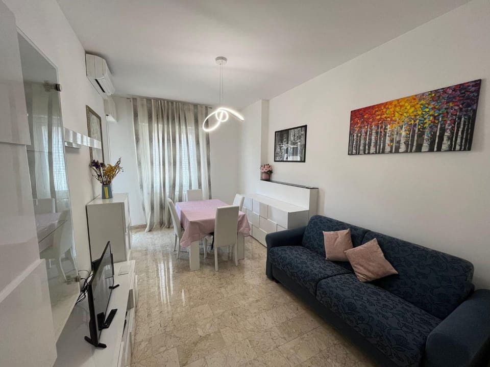 TV and multimedia, Living room, Seating area, air conditioner