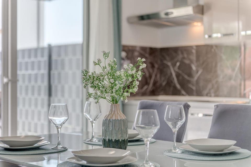 Seating area, Dining area