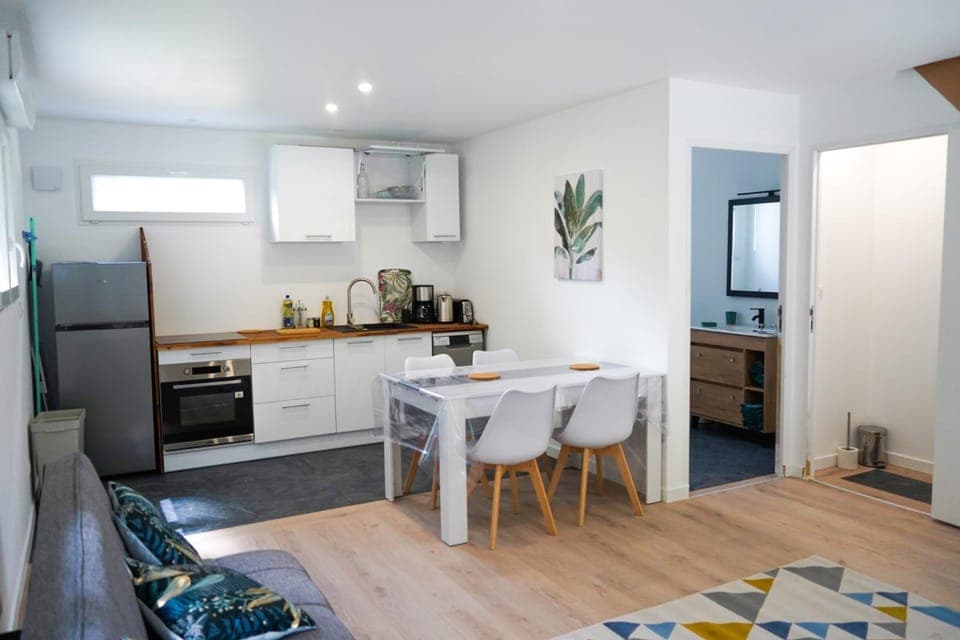 Coffee/tea facilities, Kitchen or kitchenette, Dining area, dishwasher, minibar, pet friendly, stove, toaster