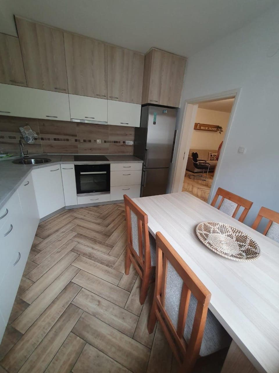 Kitchen or kitchenette, Dining area, dishwasher, pet friendly