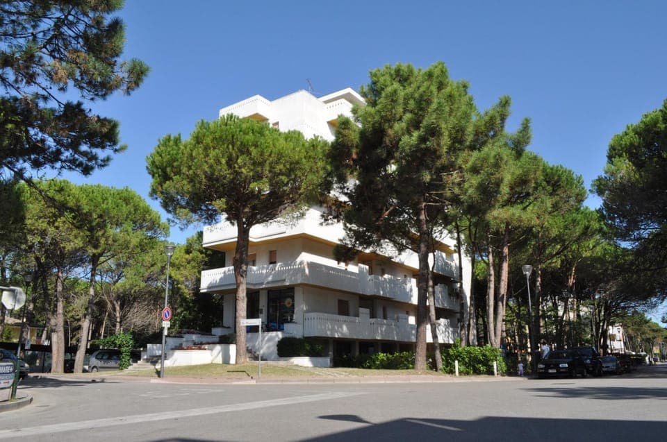 Property building, Day, Natural landscape, Parking