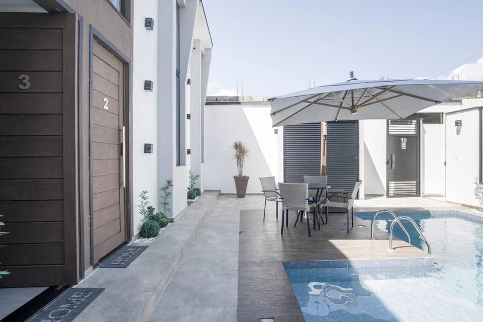 Property building, Swimming pool