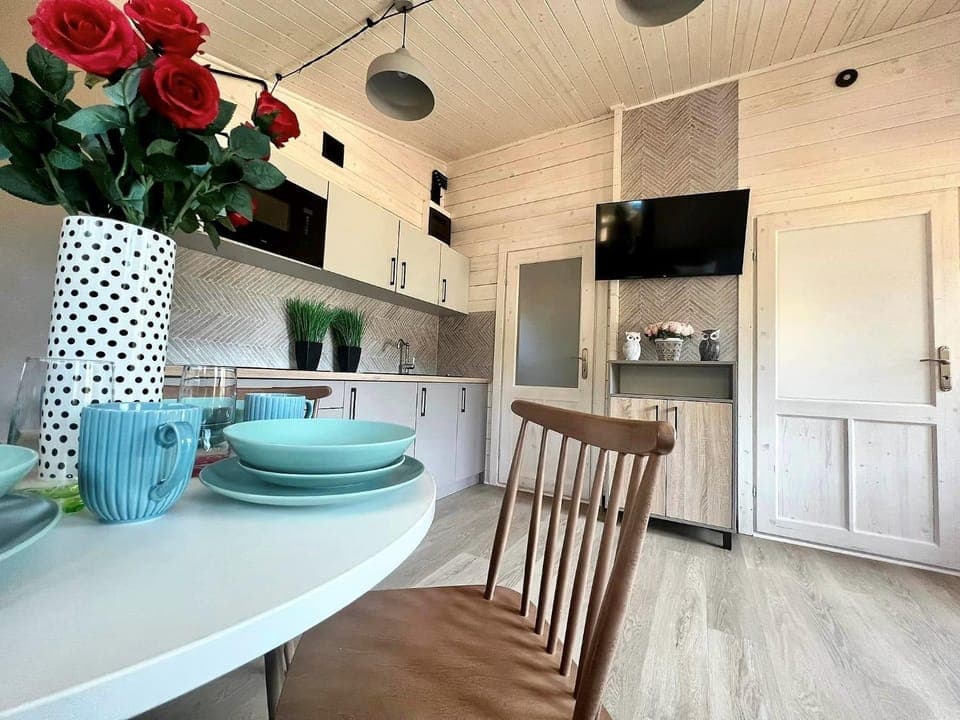 TV and multimedia, Kitchen or kitchenette, Living room, Dining area