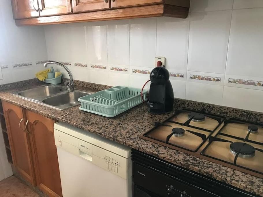 Kitchen or kitchenette, dishwasher