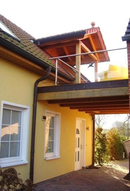 Facade/entrance, Balcony/Terrace