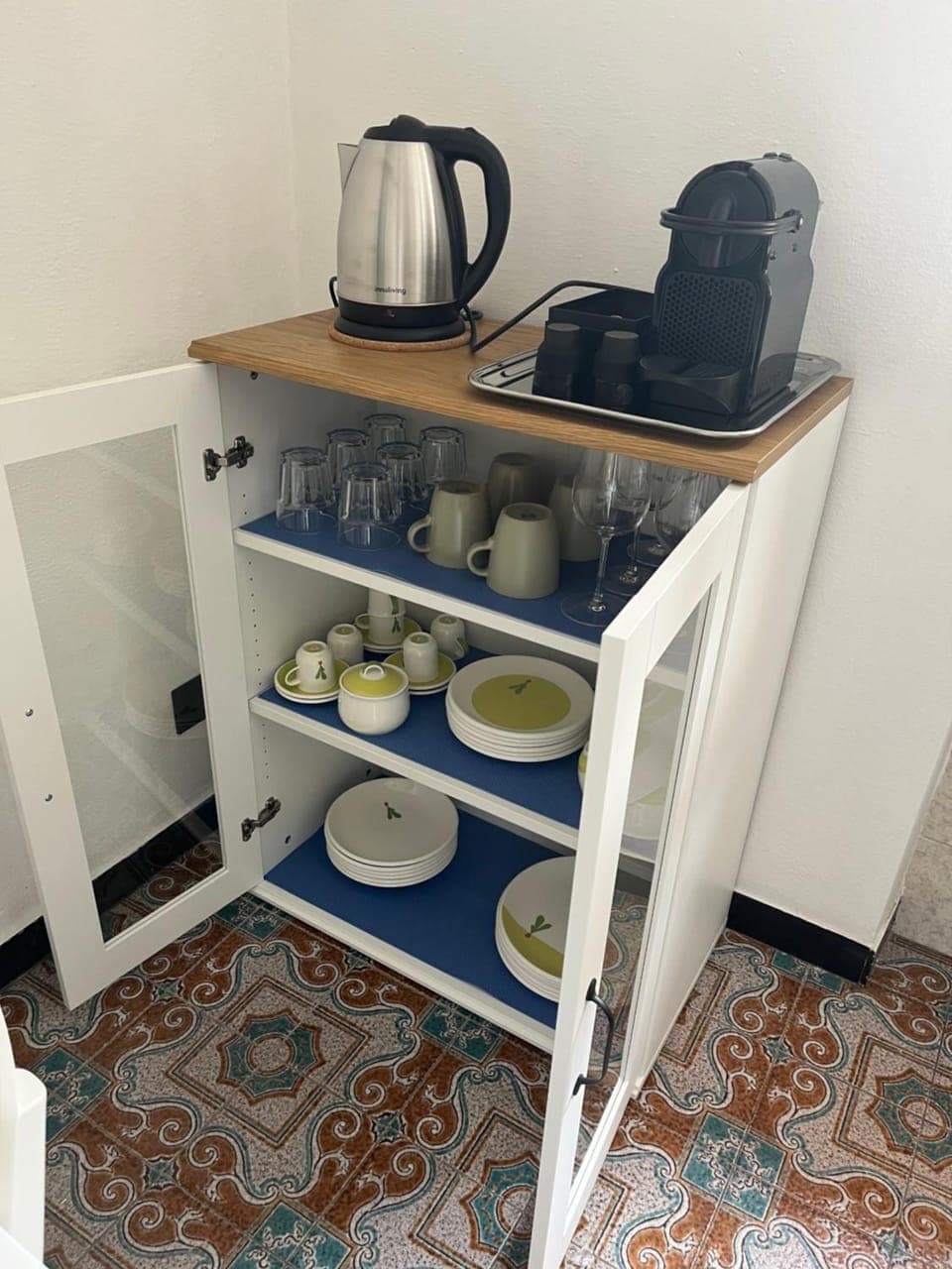 Coffee/tea facilities, Kitchen or kitchenette, dishwasher, toaster