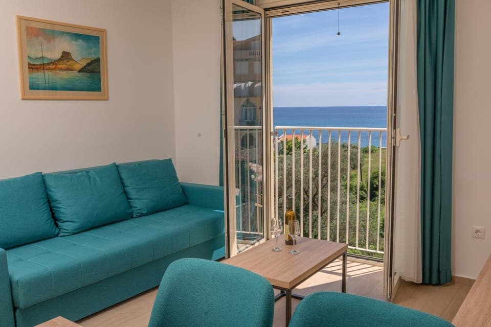 Living room, Sea view