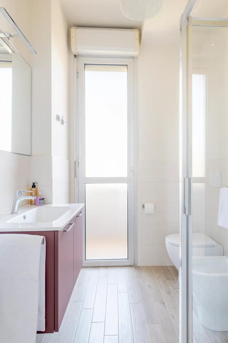 Toilet, Bathroom, towels