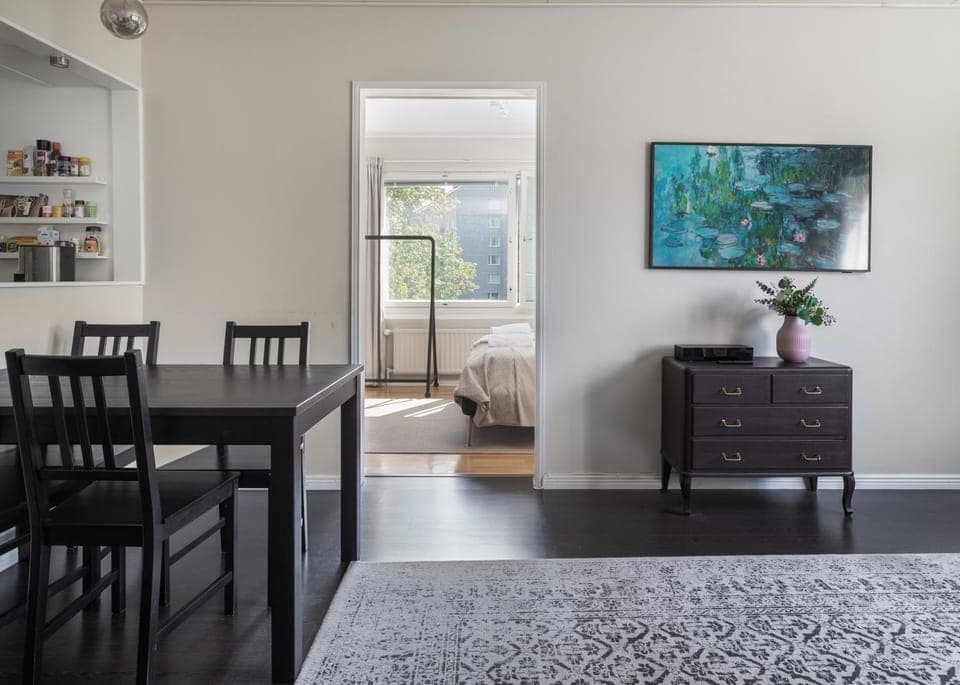 View (from property/room), Kitchen or kitchenette, Living room, Dining area, Bedroom, Garden view
