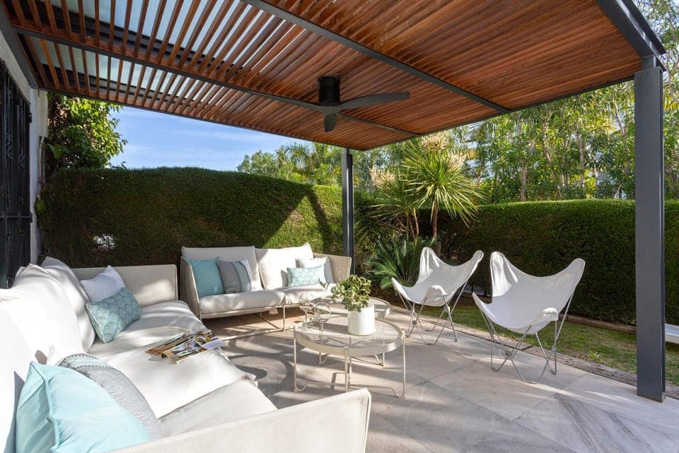 Patio, Spring, Day, Garden, Living room, Seating area, Garden view, sunbed