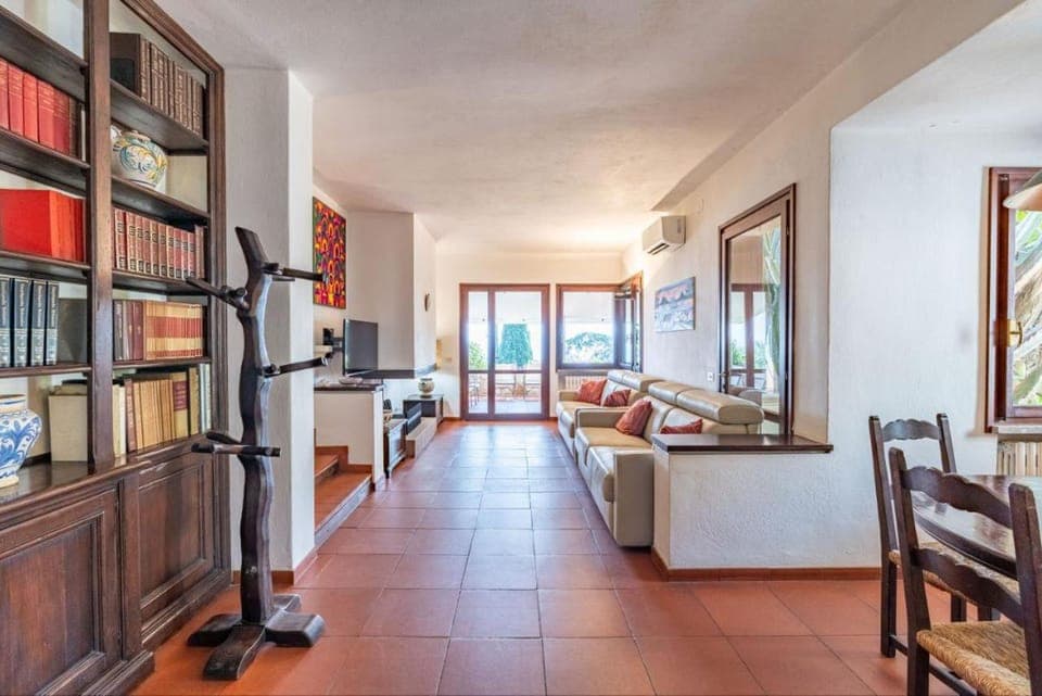 Living room, air conditioner