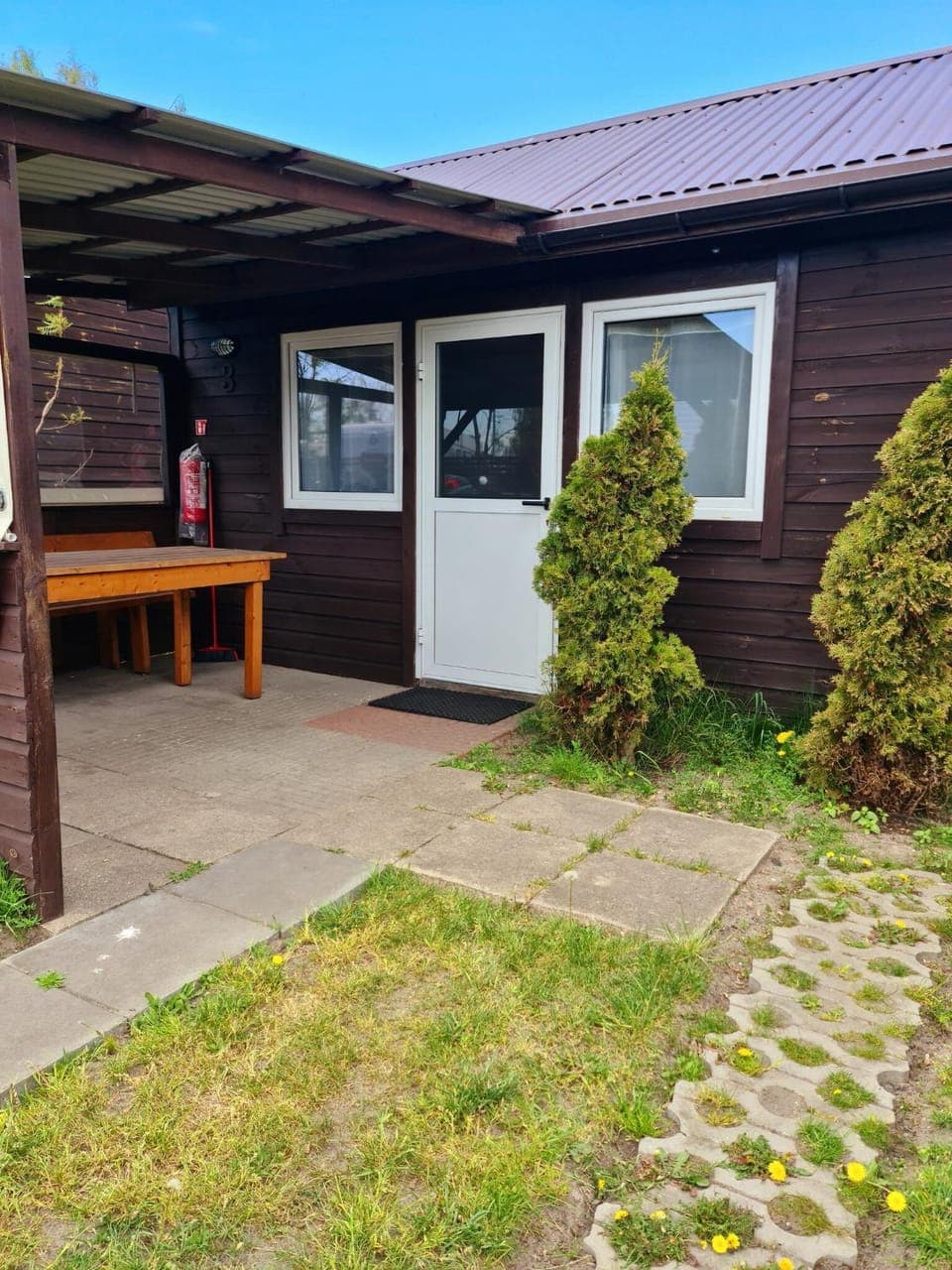Property building, Spring, Day, Garden, Balcony/Terrace