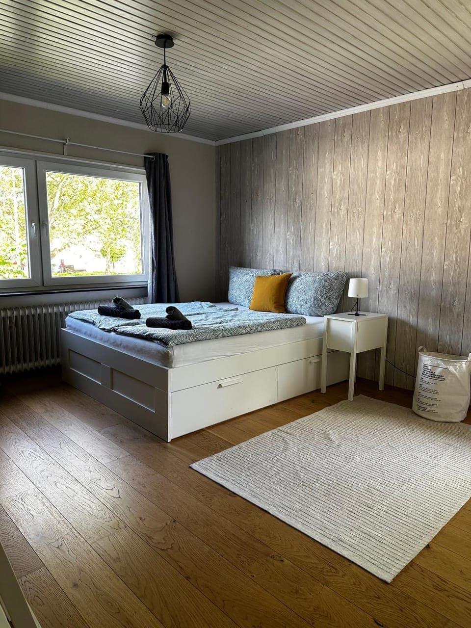 Bed, Photo of the whole room, Bedroom