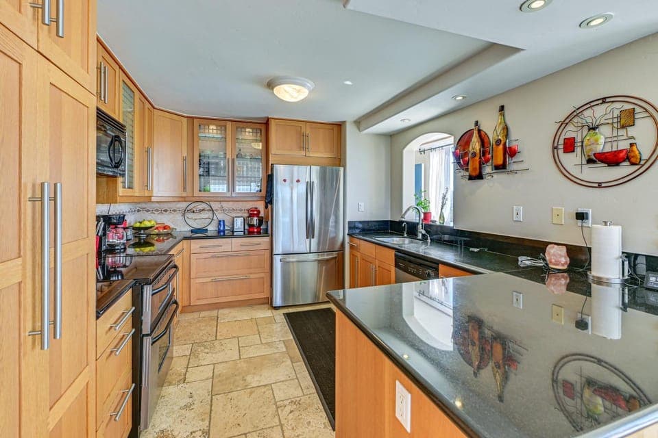 Beach front amazing 180 degree view House in Oceanside