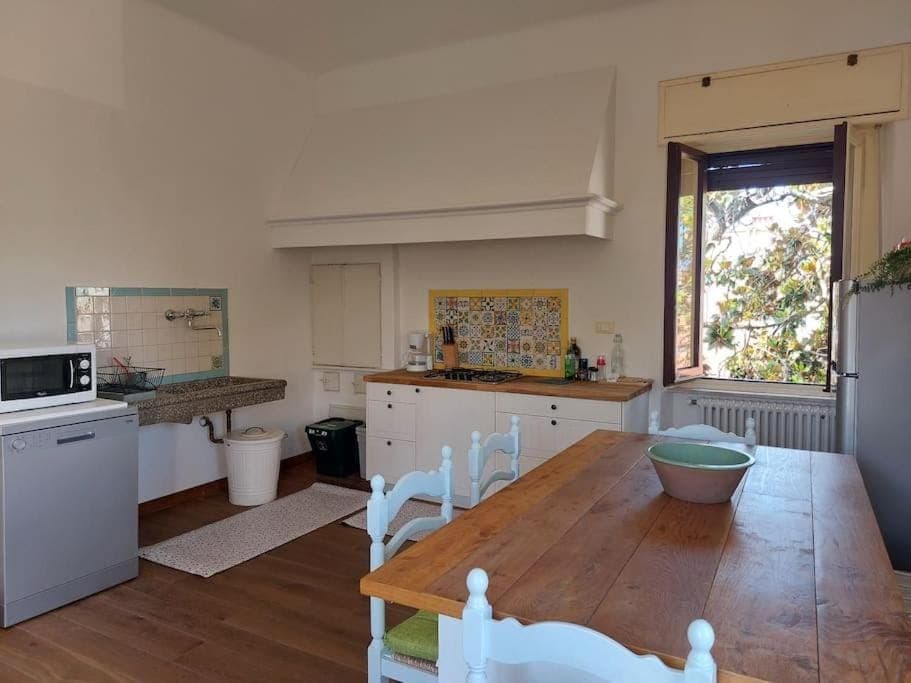 Kitchen or kitchenette, Dining area, dishwasher, minibar, pet friendly, stove