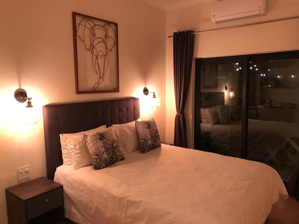 Bed, Photo of the whole room, Bedroom, air conditioner