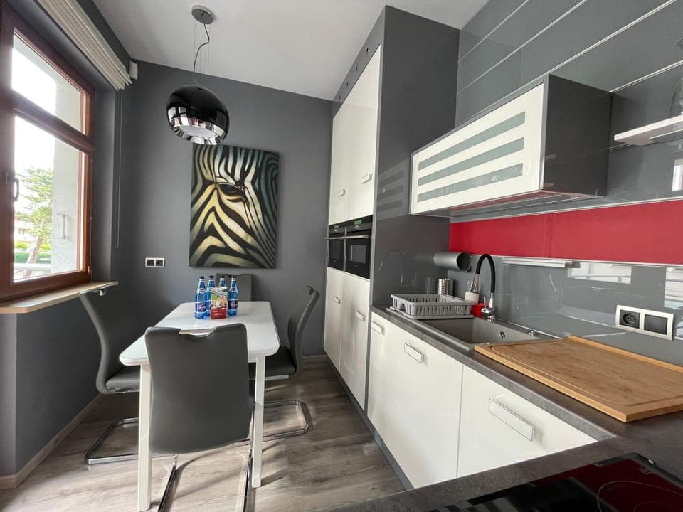 Kitchen or kitchenette, Dining area, stove