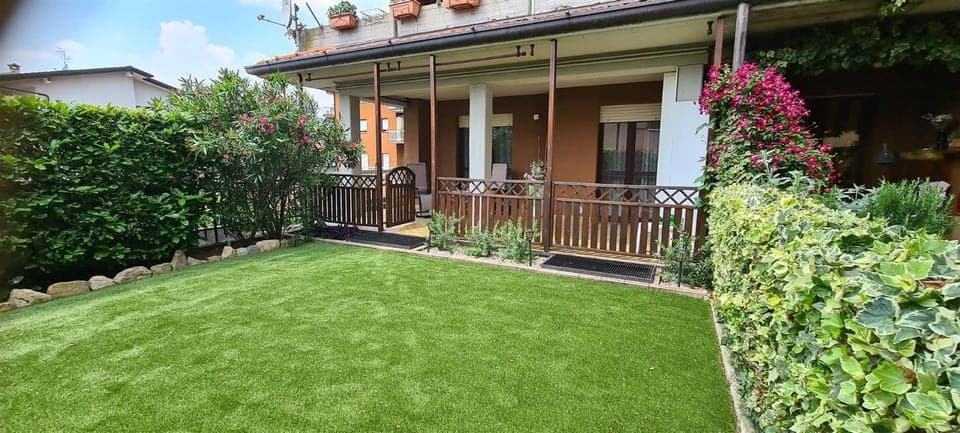 Property building, Patio, Spring, Day, Garden, Garden view