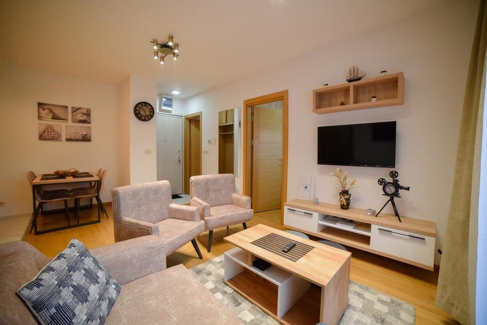 TV and multimedia, Living room, Seating area