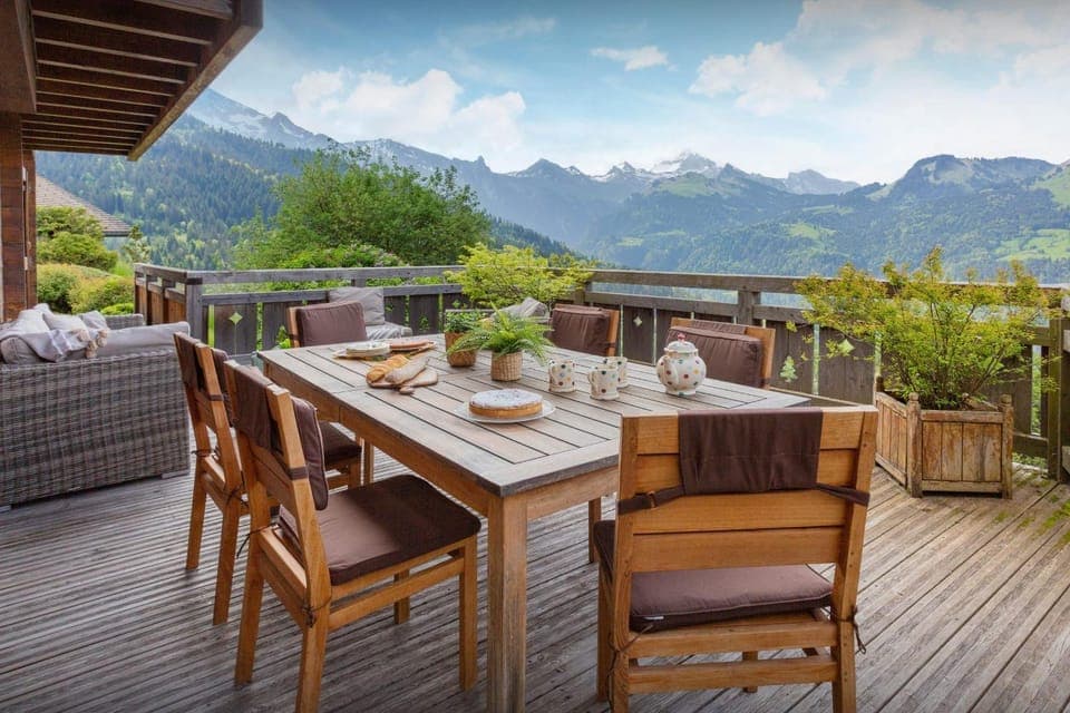 Spring, Day, Natural landscape, Balcony/Terrace, Seating area, Dining area, Mountain view