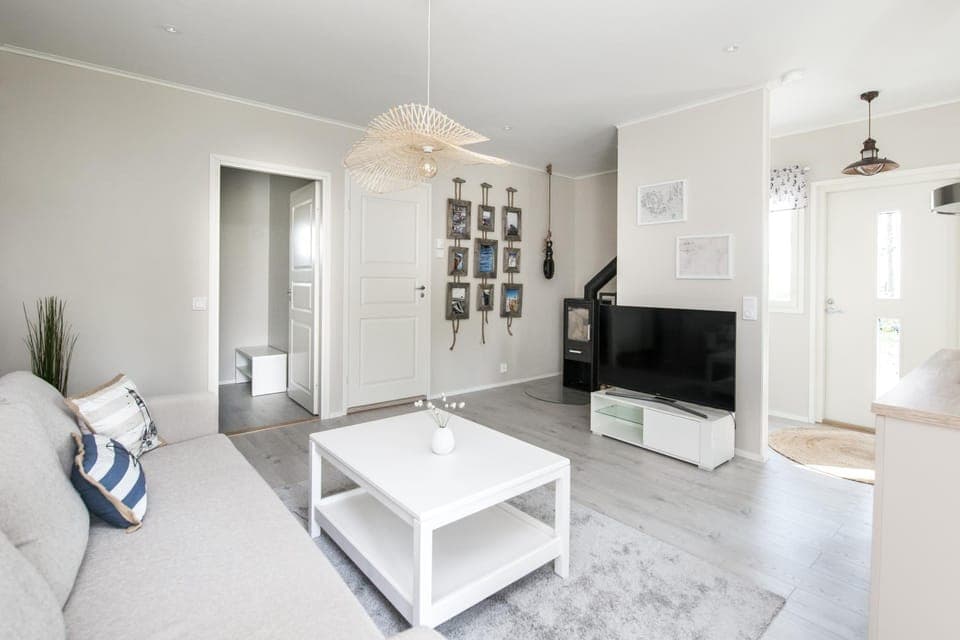 TV and multimedia, Living room, flat iron