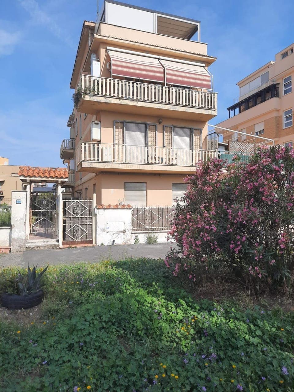 Property building, Day