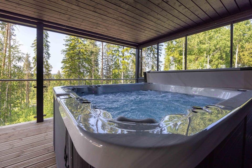 Hot Tub, Hot Tub