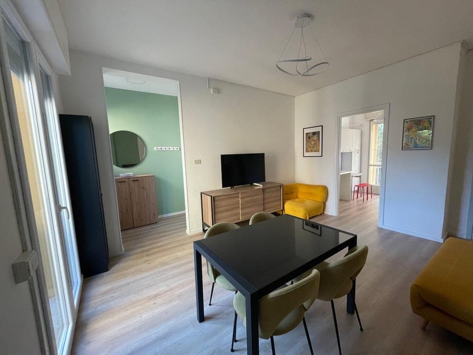 Communal lounge/ TV room, TV and multimedia, Living room, Seating area, Dining area, Evening entertainment