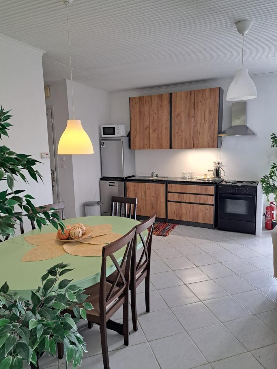 Kitchen or kitchenette, Dining area, minibar, pet friendly, stove