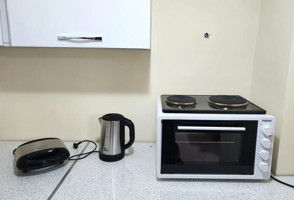 Coffee/tea facilities, pet friendly, stove, toaster