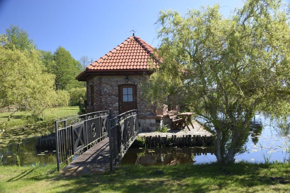 Property building, Natural landscape, Garden, Garden view