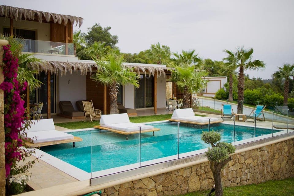 Property building, Pool view, Swimming pool, Swimming pool