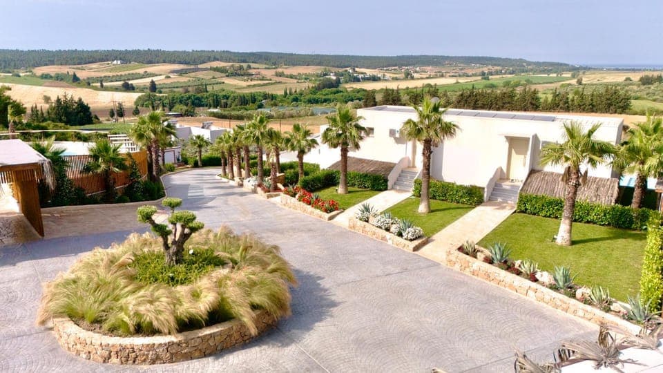 Nearby landmark, Spring, Day, Natural landscape, Garden, Garden view, Pool view, River view, Swimming pool