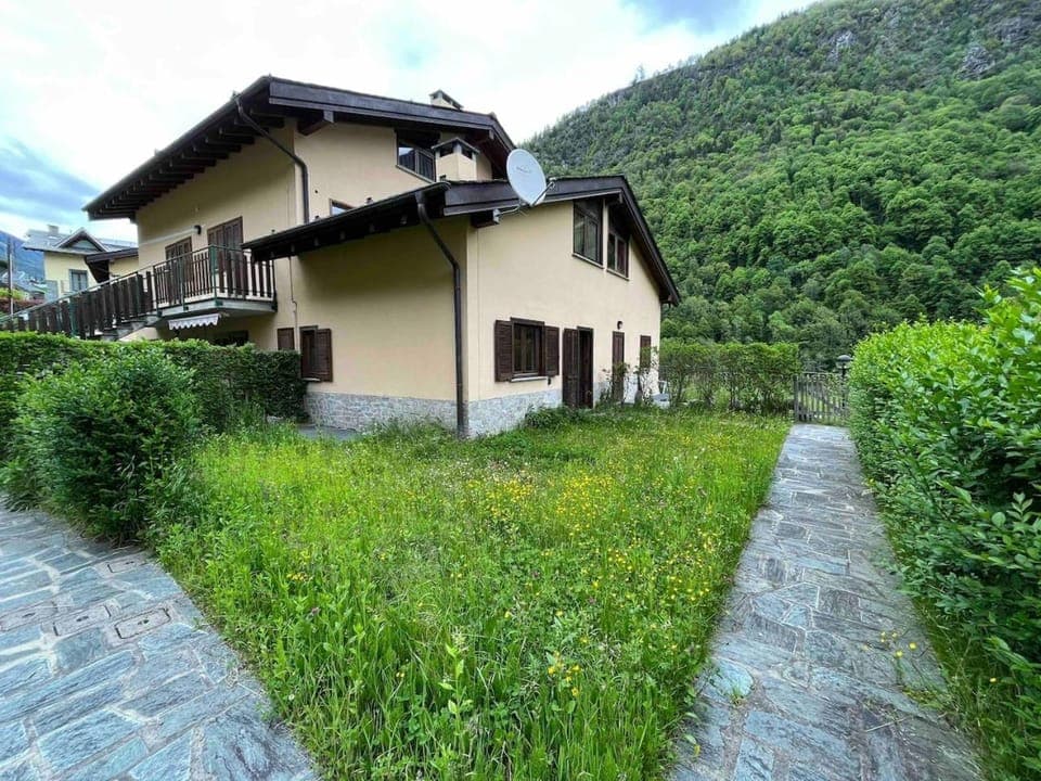 Property building, Garden