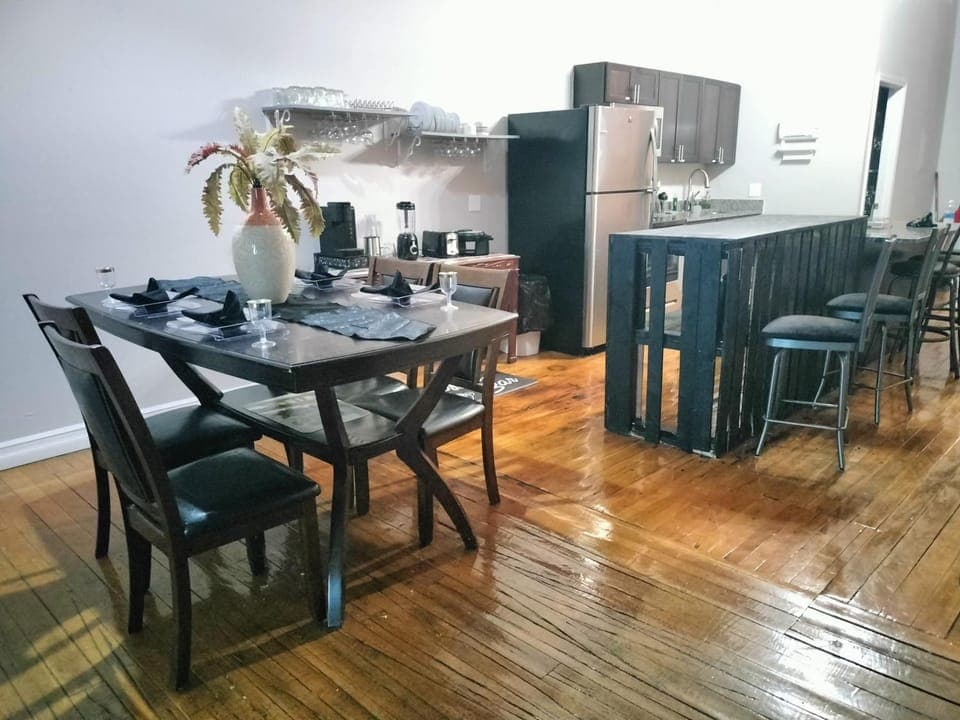 Gorgeous Downtown Detroit Loft - Fully Equipped Apartment in Windsor