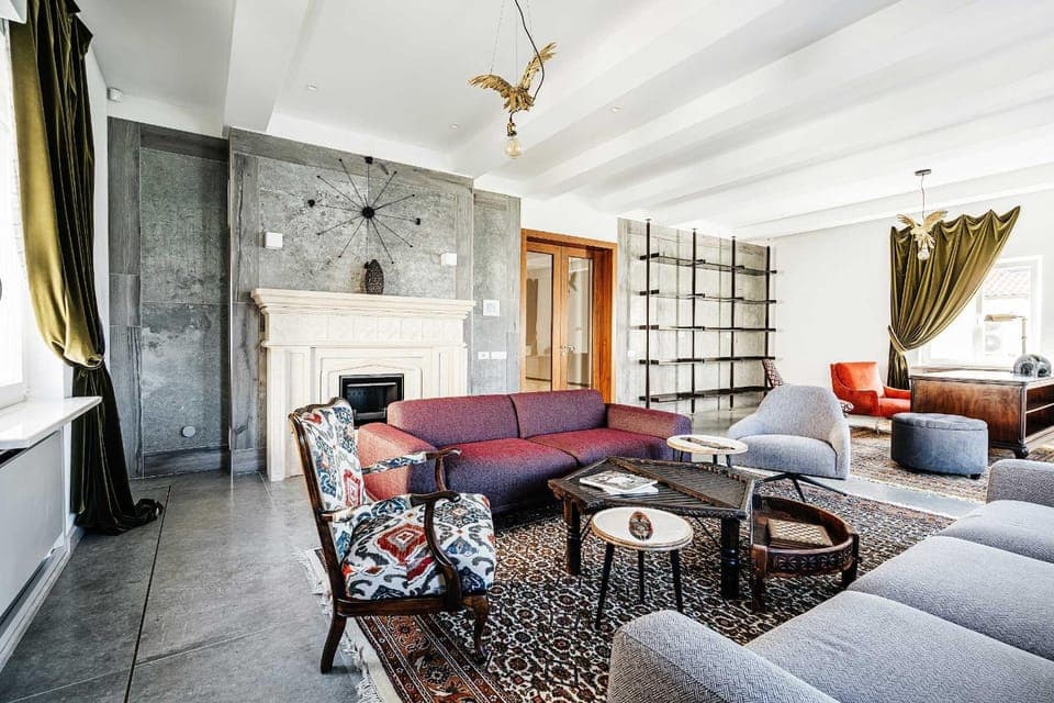 Living room, Seating area