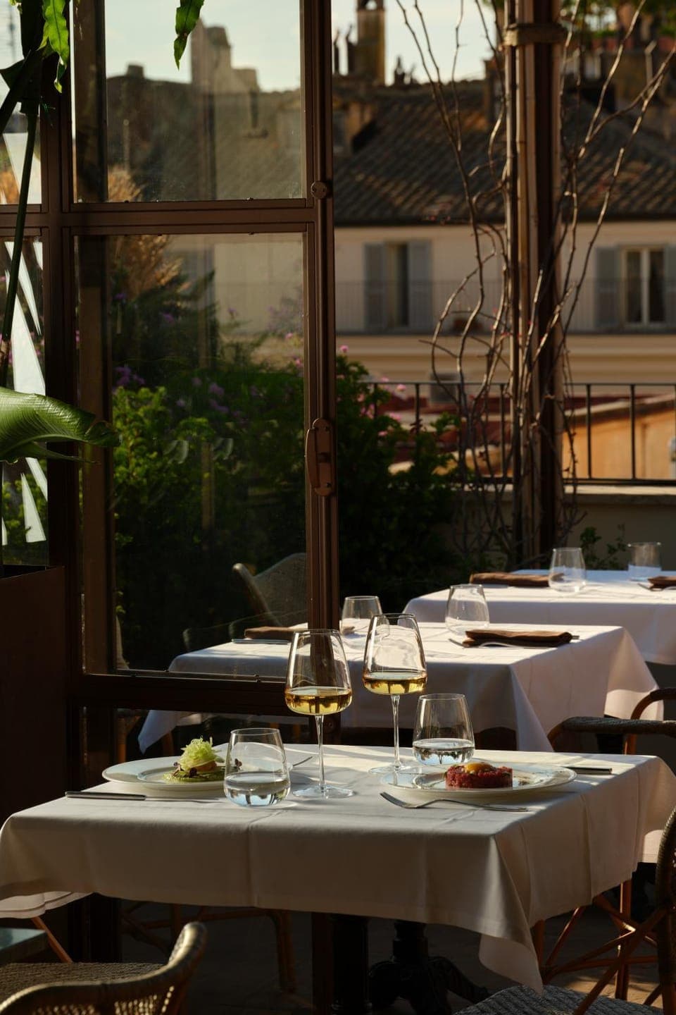 Restaurant/places to eat, Balcony/Terrace