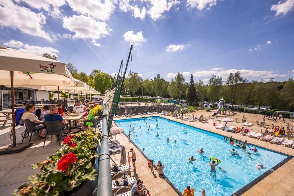 Restaurant/places to eat, Swimming pool