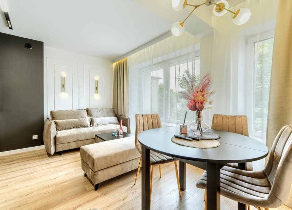 Living room, Photo of the whole room, Seating area, Dining area