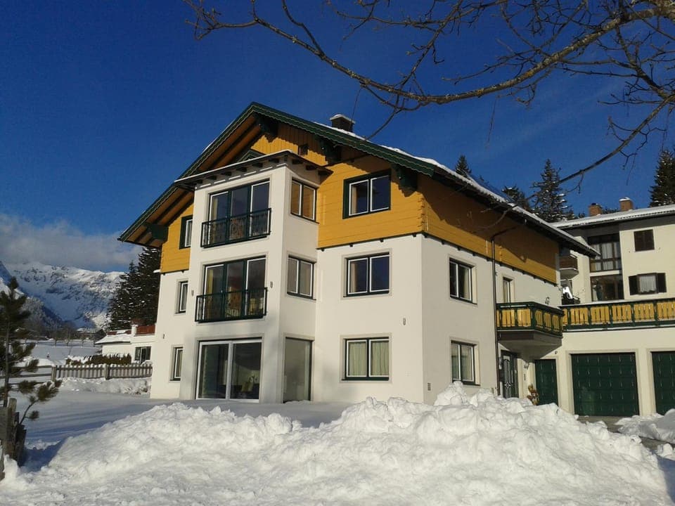 Facade/entrance, Winter