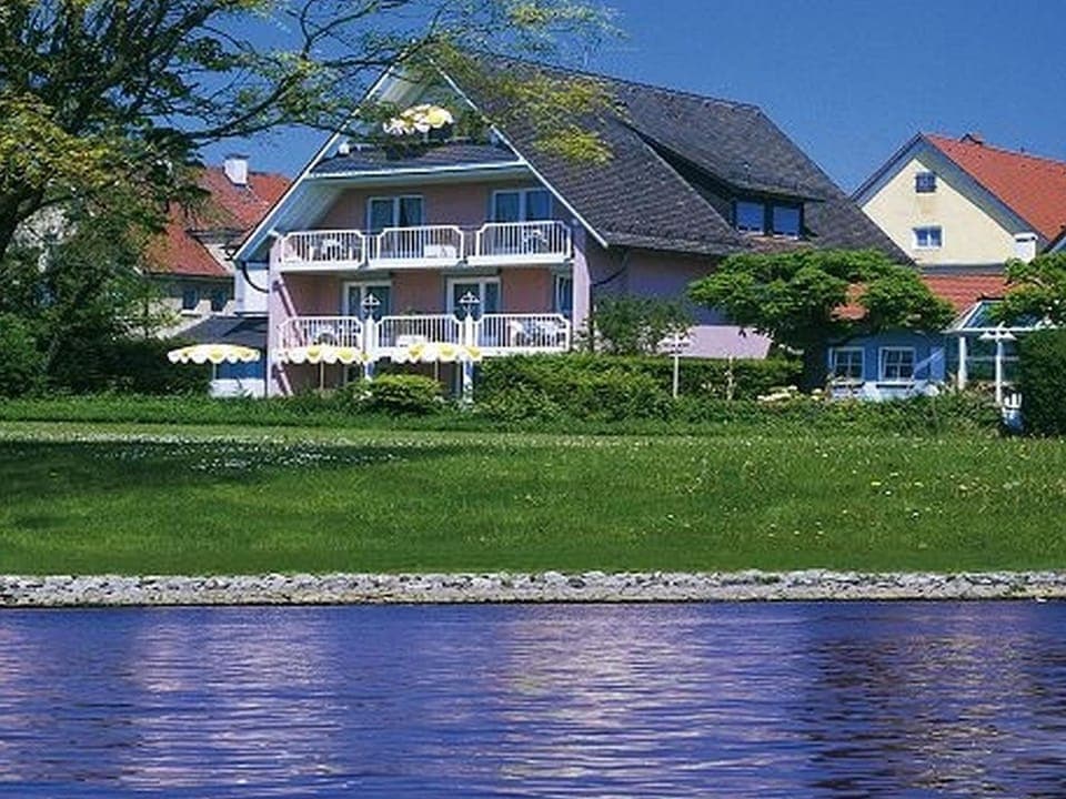 Property building, Natural landscape, Garden, Lake view