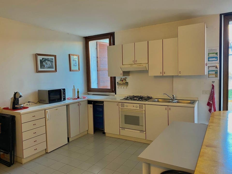 Kitchen or kitchenette, Dining area, minibar, pet friendly, stove