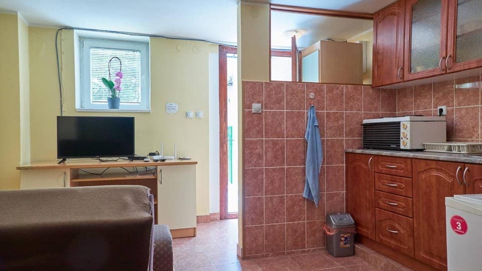 TV and multimedia, pet friendly, stove